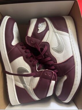 Nike Air Jordan 1 Mid - White and Burgundy (9)
